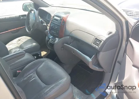 2004 Toyota Sienna Xle z USA, uszkodzony, nr VIN 5TDZA22C94S074818